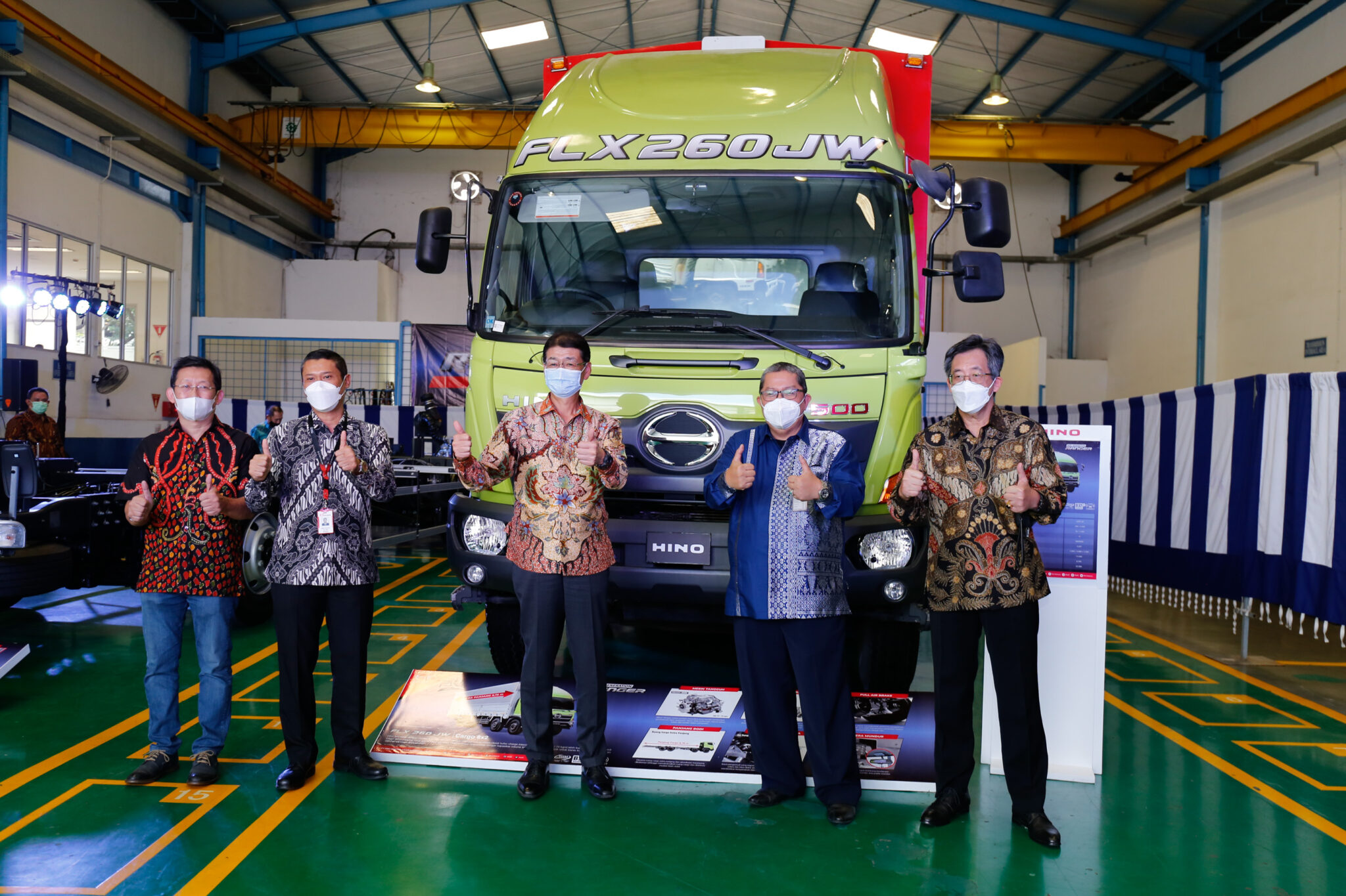 Sasar Logistik Hino  Luncurkan Truk  Baru Lebih Panjang  